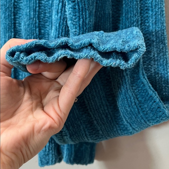 Vintage Blue Sweater (SUPER Soft) Jamie Scott - Picture 4 of 17